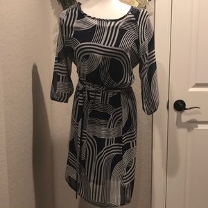 Banana Republic 3/4 sleeve geometric print dress